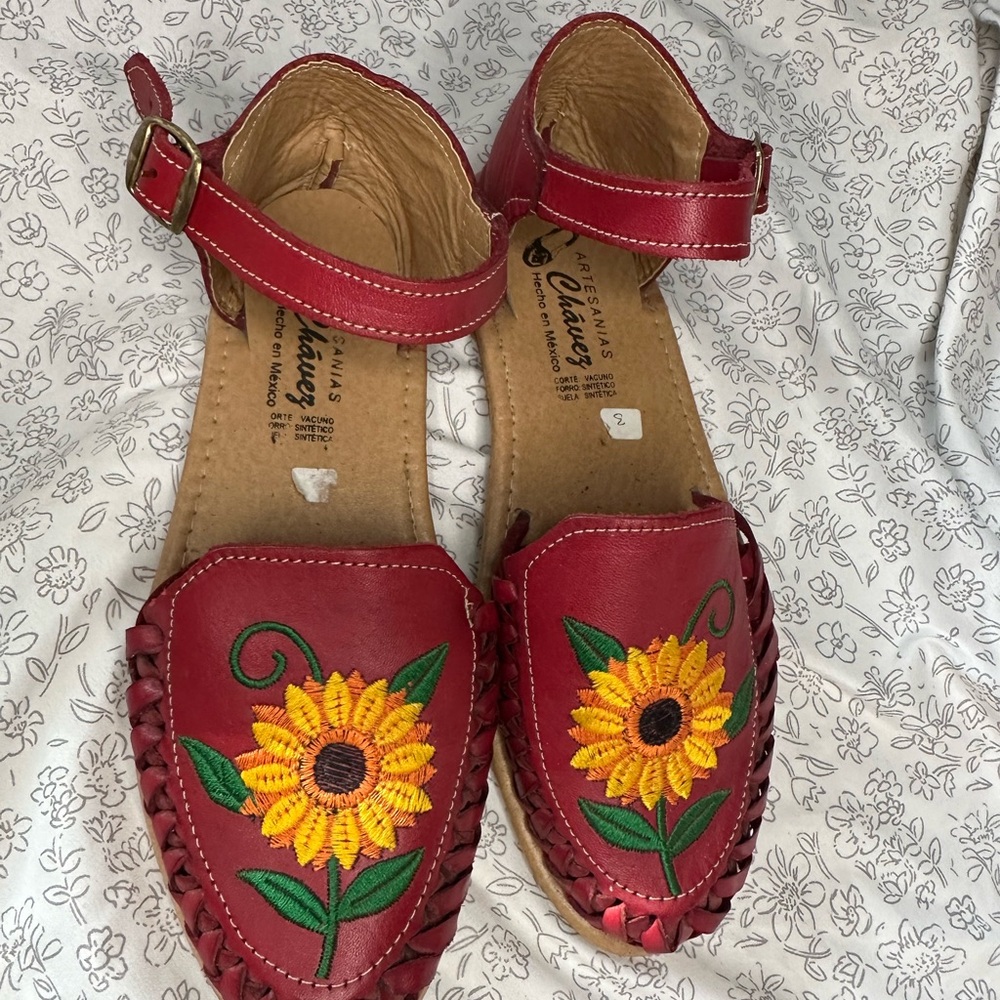 Women's Red Sunflower Embroidery Guaraches